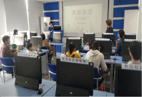 家門口的旅游咨詢服務(wù)來(lái)啦！一站式解決吃住行游購(gòu)?qiáng)? class=